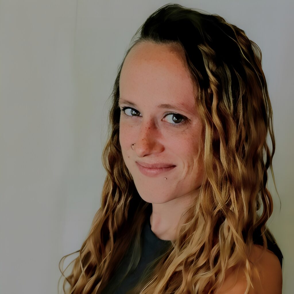 Smiling woman with wavy hair